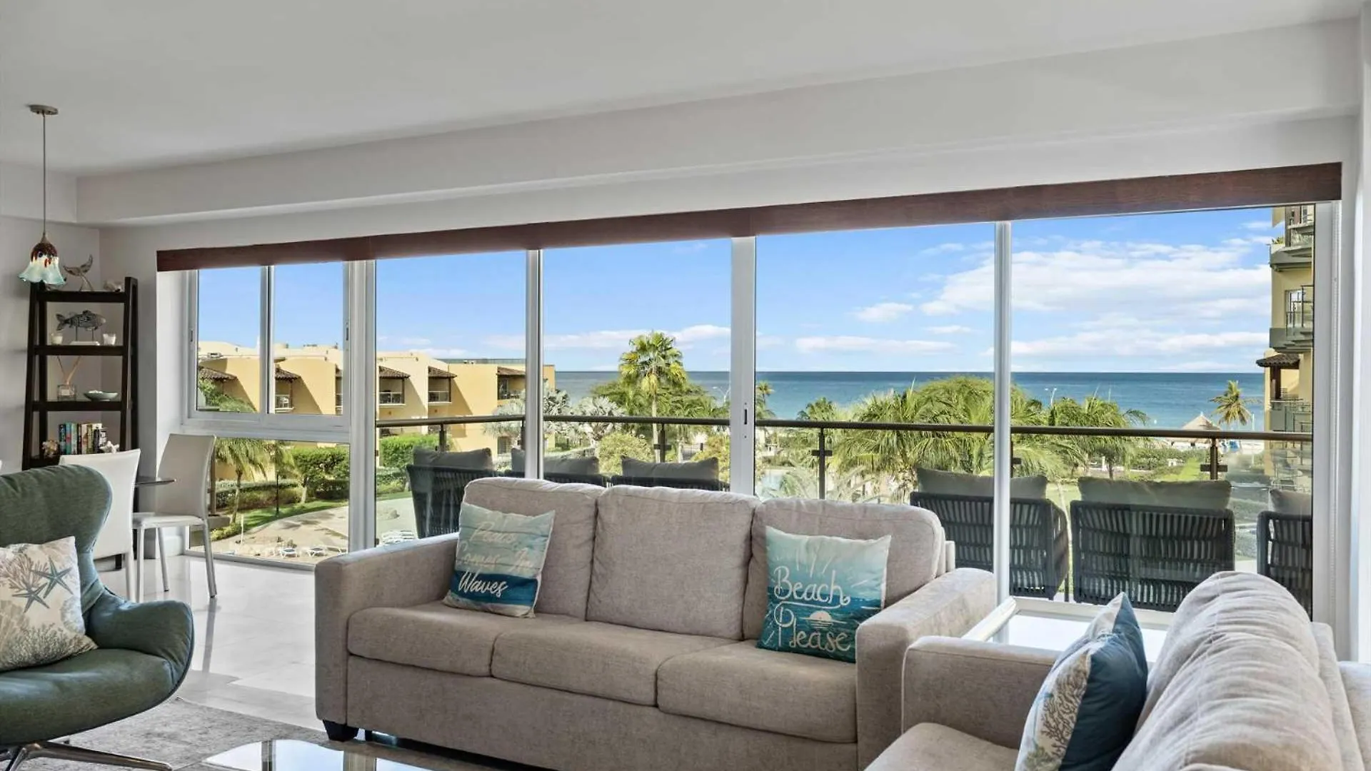 Beachfront - Aqua Vista 3Br Condo - A347 Palm Beach